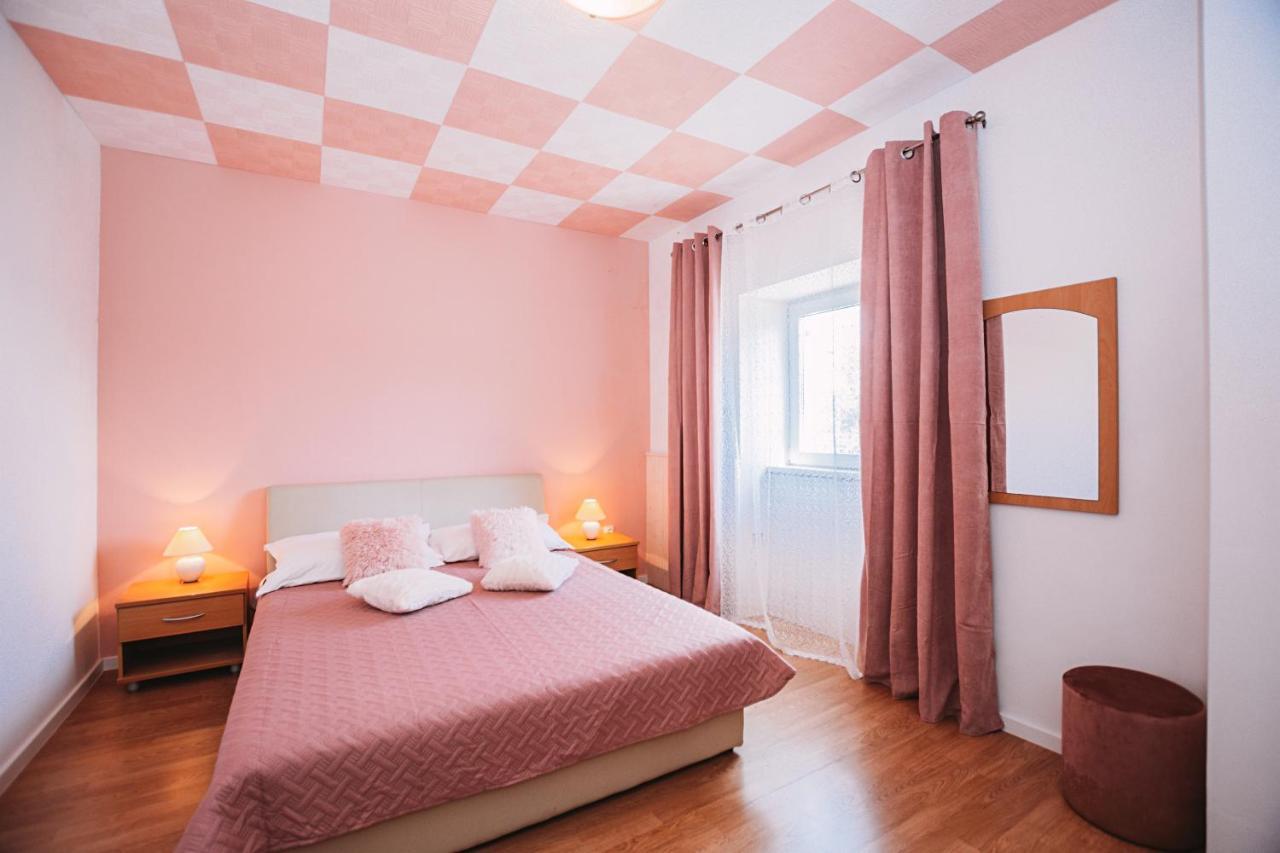 Rooms Emilija Božava Esterno foto