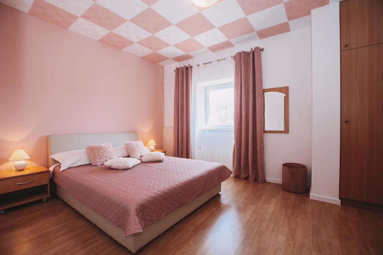 Rooms Emilija Božava Esterno foto